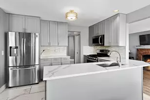 909 Brompton Cir, Bolingbrook, IL 60440 - Photo 10