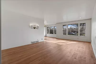 8434 Lawndale Avenue, Skokie, IL 60076 - Photo 4