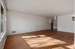 8434 Lawndale Ave, Skokie, IL 60076 - Photo 6