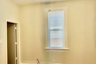 8538 S Buffalo Ave, Chicago, IL 60617 - Photo 12