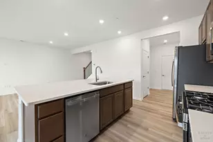 624 Cassia Ct, Crystal Lake, IL 60012 - Photo 8