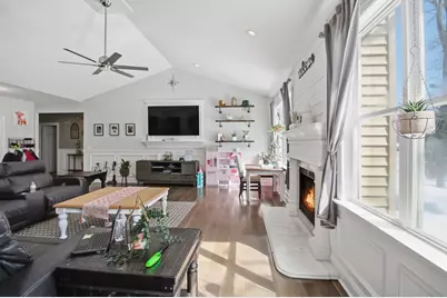 1022 Rosewood Drive, Carpentersville, IL 60110 - Photo 6