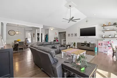 1022 Rosewood Drive, Carpentersville, IL 60110 - Photo 4