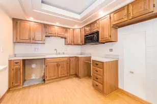 555 S River Rd, Des Plaines, IL 60016 - Photo 4