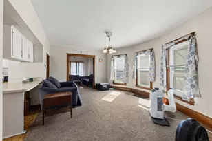 319 Willow Ave, Joliet, IL 60436 - Photo 6