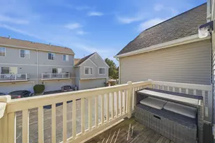 542 Cary Woods Cir, Cary, IL 60013 - Photo 10