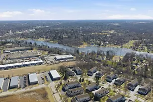 542 Cary Woods Cir, Cary, IL 60013 - Photo 30