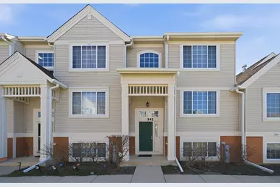 542 Cary Woods Circle, Cary, IL 60013 - Photo 2