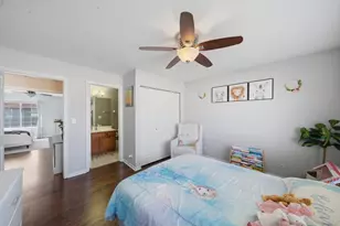 542 Cary Woods Cir, Cary, IL 60013 - Photo 16