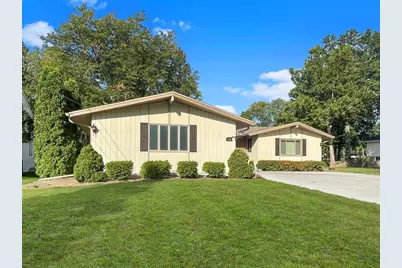 1318 Ridgefield Road, Freeport, IL 61032 - Photo 2