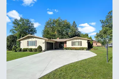 1318 Ridgefield Road, Freeport, IL 61032 - Photo 1