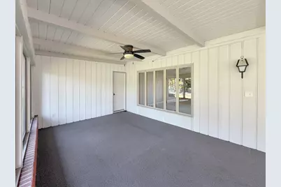 1318 Ridgefield Road, Freeport, IL 61032 - Photo 8