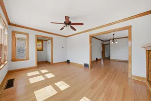 5722 W Eastwood Ave, Chicago, IL 60630 - Photo 8