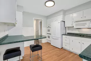 417 Naperville Rd, Clarendon Hills, IL 60514 - Photo 12