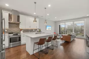 1621 N Humboldt Blvd, Chicago, IL 60647 - Photo 2