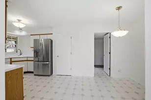 1447 Club Dr, Glendale Heights, IL 60139 - Photo 10