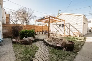 2136 N Avers Ave, Chicago, IL 60647 - Photo 4