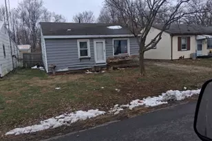 905 N Wesley St, Springfield, IL 62702 - Photo 1