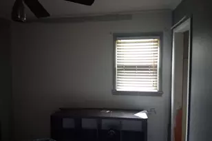 905 N Wesley St, Springfield, IL 62702 - Photo 4