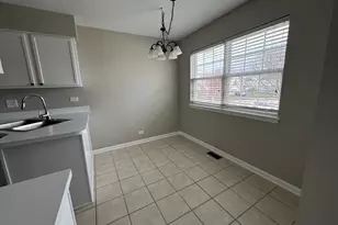 2473 Dickens Dr, Aurora, IL 60503 - Photo 4