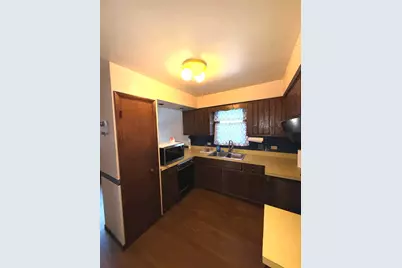 18136 Oakwood Avenue, Lansing, IL 60438 - Photo 4