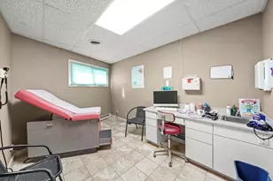 6067 N Northwest Hwy, Chicago, IL 60631 - Photo 16