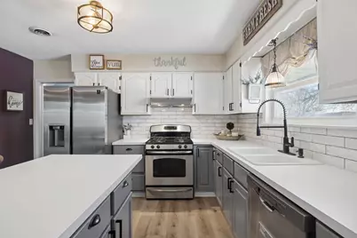 635 N Elm Street, Herscher, IL 60941 - Photo 6