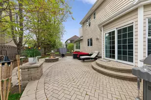 385 N Chalary Ct, Palatine, IL 60067 - Photo 10