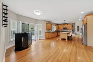 385 N Chalary Ct, Palatine, IL 60067 - Photo 6