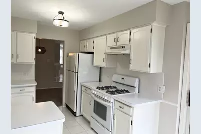 1437 Clairmont Court #200, Vernon Hills, IL 60061 - Photo 12