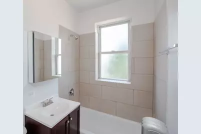 1918 N Drake Avenue #3W, Chicago, IL 60647 - Photo 4