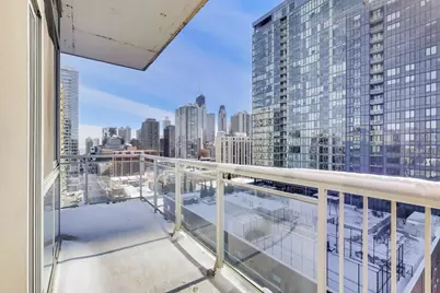 230 W Division Street #1405, Chicago, IL 60610 - Photo 8