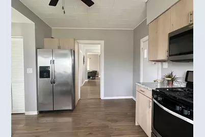 7113 Clarendon Hills Road, Darien, IL 60561 - Photo 14