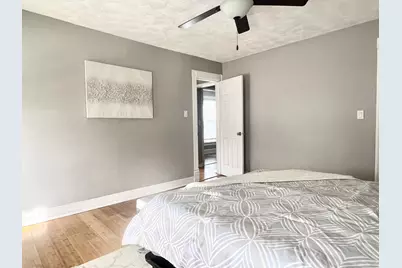 7113 Clarendon Hills Road, Darien, IL 60561 - Photo 24