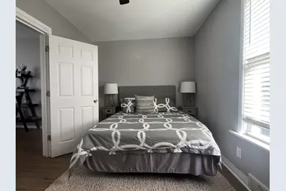 7113 Clarendon Hills Road, Darien, IL 60561 - Photo 12