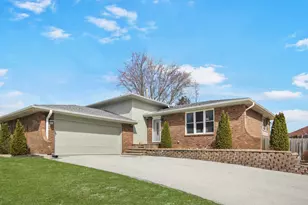 2938 E Shagbark Trail, Crete, IL 60417 - Photo 2