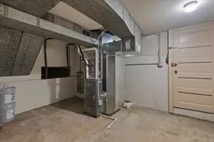 6745 N St Louis Ave, Lincolnwood, IL 60712 - Photo 22