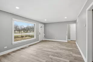 245 Blackhawk Dr, Park Forest, IL 60466 - Photo 4