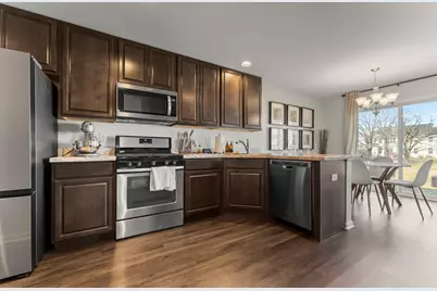 740 Florence Street, Hampshire, IL 60140 - Photo 4