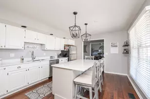 214 Greenbriar Ln, Bourbonnais, IL 60914 - Photo 8