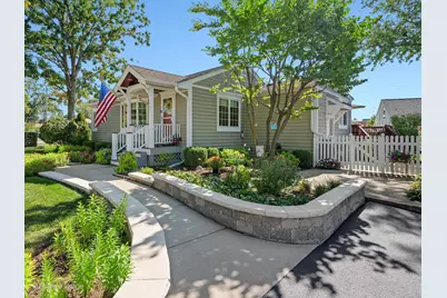 182 E Hale Street, Elmhurst, IL 60126 - Photo 2
