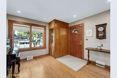 182 E Hale Street, Elmhurst, IL 60126 - Photo 4