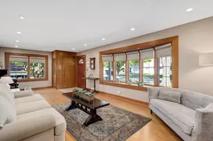 182 E Hale St, Elmhurst, IL 60126 - Photo 6