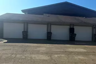 703 Garden Cir, Streamwood, IL 60107 - Photo 2