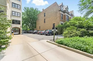 5715 S Kenwood Ave, Chicago, IL 60637 - Photo 2