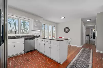 26982 W Lakeview Drive S, Lake Barrington, IL 60084 - Photo 10