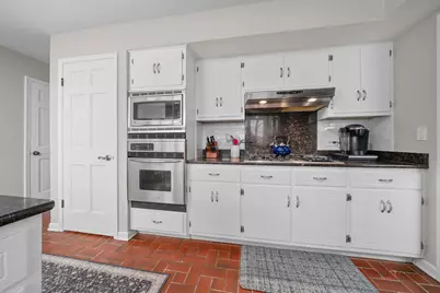 26982 W Lakeview Drive S, Lake Barrington, IL 60084 - Photo 12