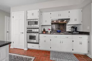 26982 W Lakeview Dr S, Lake Barrington, IL 60084 - Photo 12