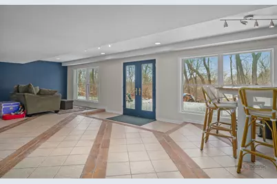 26982 W Lakeview Drive S, Lake Barrington, IL 60084 - Photo 28