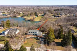 26982 W Lakeview Dr S, Lake Barrington, IL 60084 - Photo 2